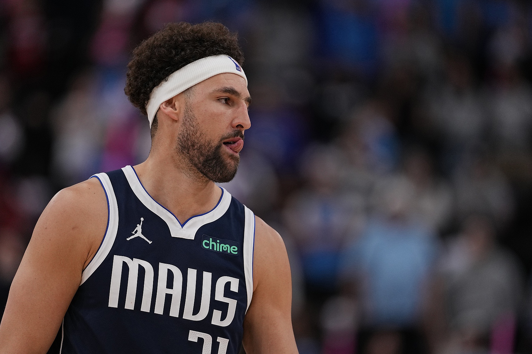 克萊談球隊(duì)進(jìn)攻：主要圍繞內(nèi)線展開 必須發(fā)揮優(yōu)勢(shì)無(wú)球切入