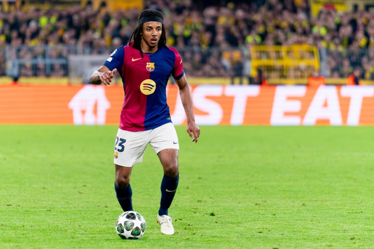 德科：曼城曾問過孔德賣不賣，我們不賣