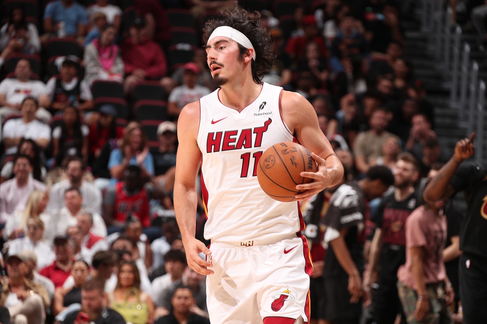 斯波：哈克斯身體狀態(tài)很好一直在打磨技術(shù) 關(guān)鍵在于提升決策能力