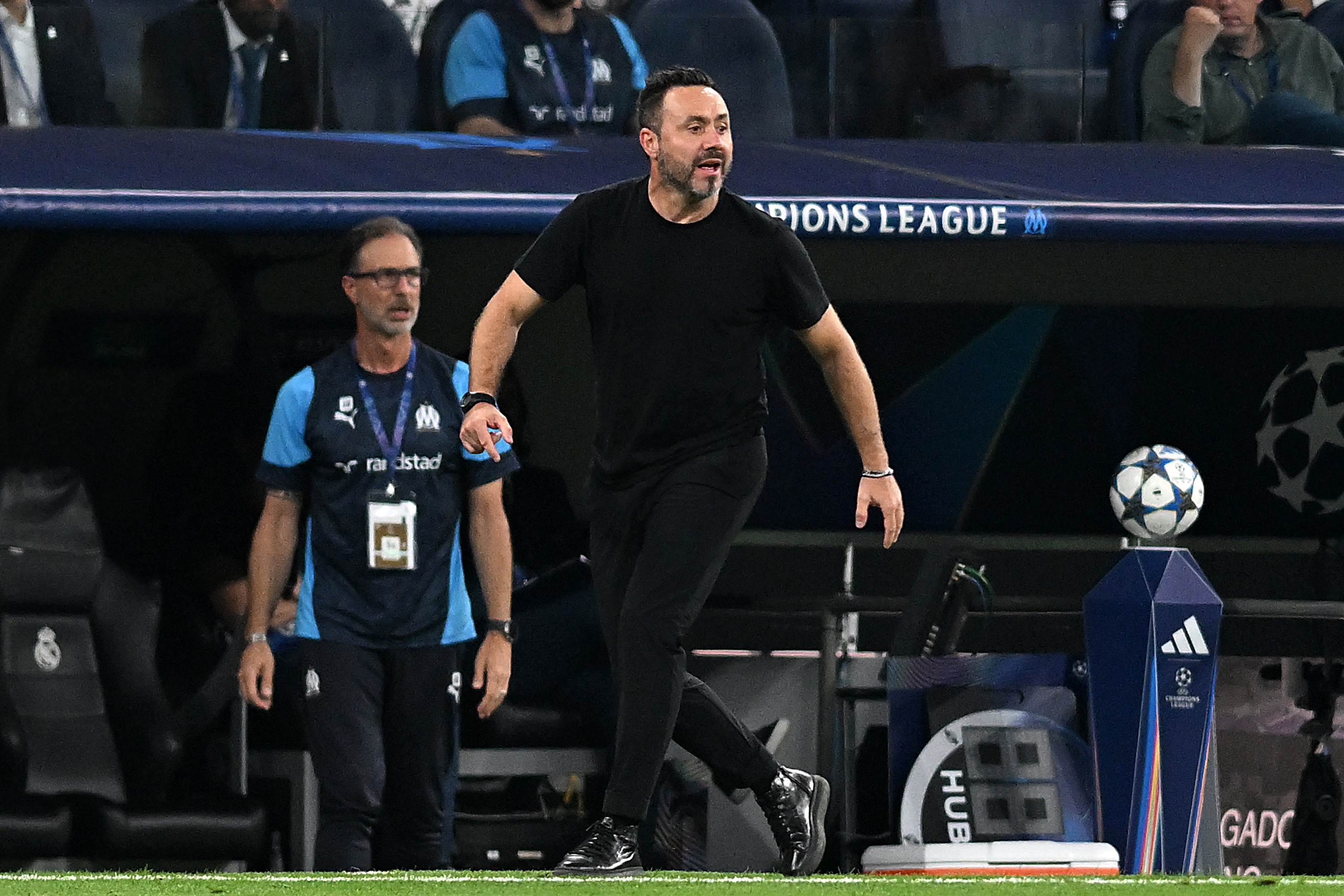 德澤爾比率領(lǐng)馬賽前兩場歐冠拿到3分，為隊史第二位做到的主帥