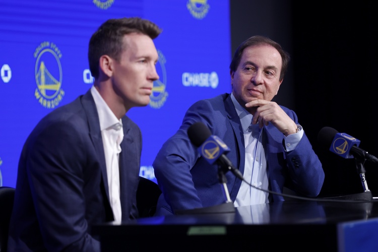 鄧利維：拉科布今夏對球隊的關(guān)注一如既往 女武神讓他有點分心