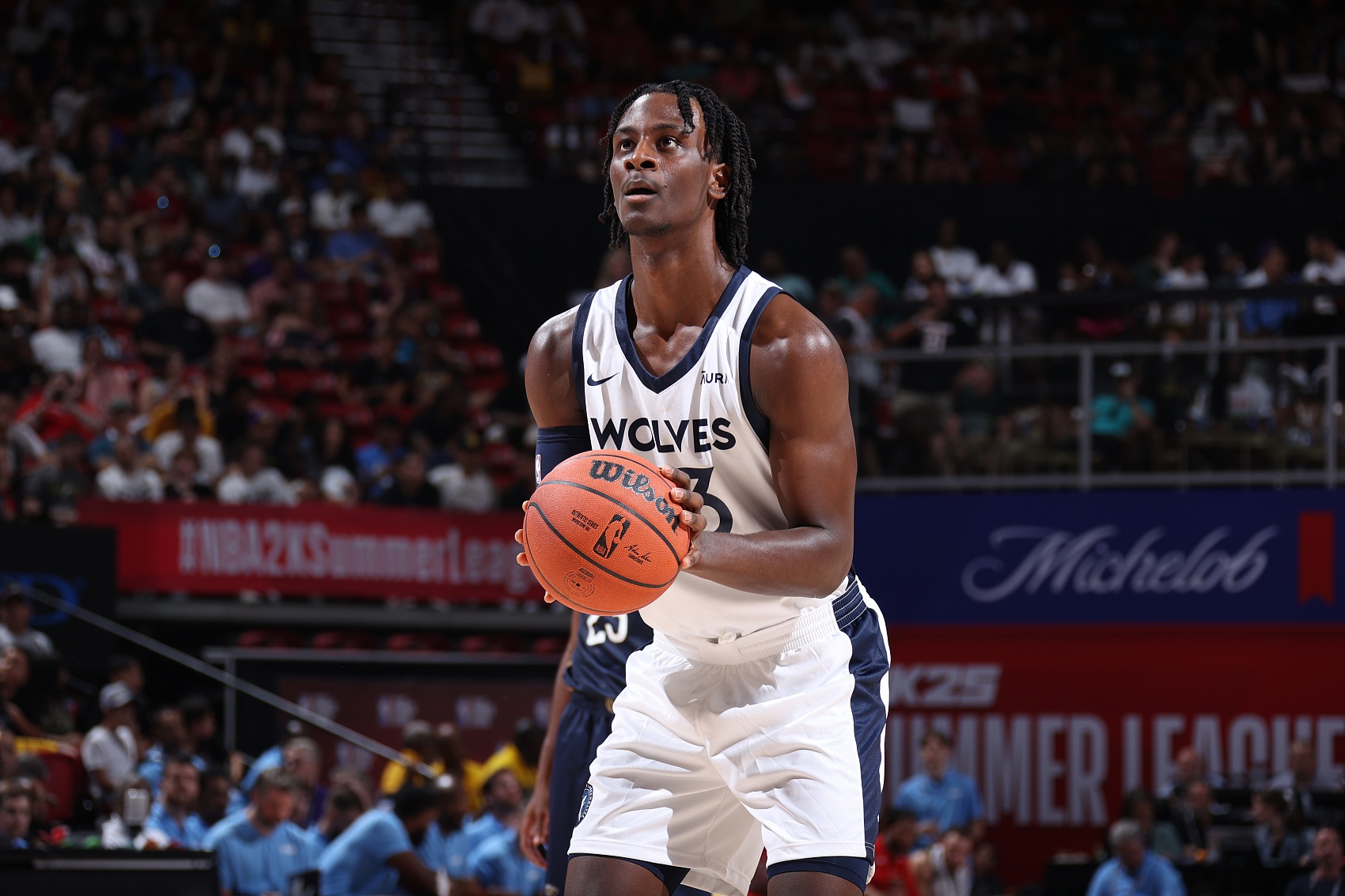 森林狼公布萊昂納德-米勒傷情：訓練中右手小拇指割傷 兩周后復(fù)查