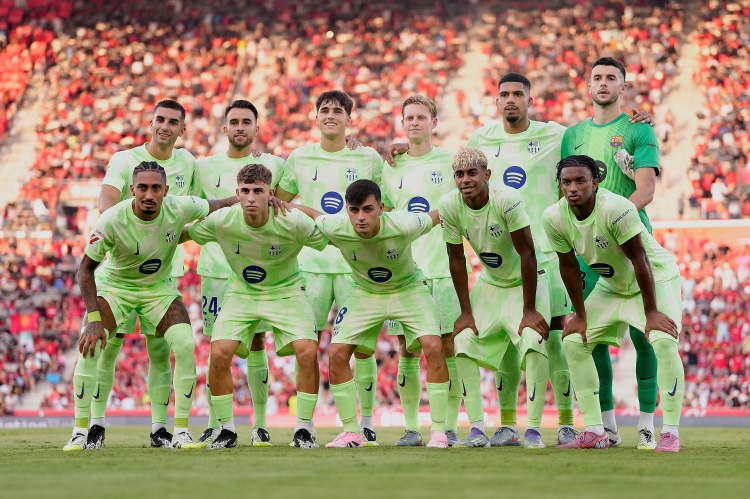 進(jìn)球大戰(zhàn)？巴薩與巴黎過去六場歐冠交鋒，平均每場4.66個進(jìn)球