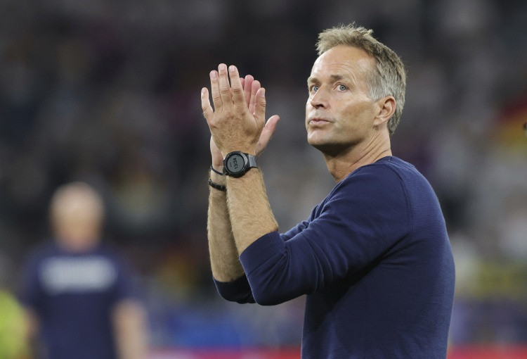 藥廠主帥談平局：我們進(jìn)攻機(jī)會不錯，但臨門一腳欠缺火候